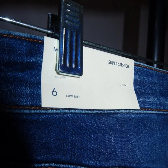American eagle blue denim super stretch midi low rise shorts size 6 NWT - Picture 3 of 7